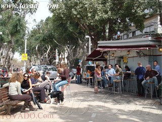 Nearest café on Rothschild Boulevard
